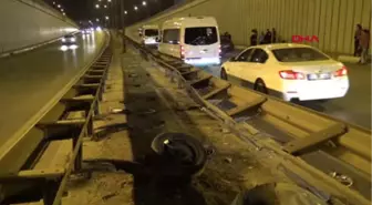 Antalya Önce Arkadaşının Kullandığı Araca Ardından Bariyere Çarptı