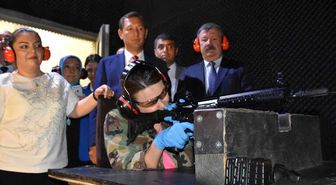 Azeri Kadın Vekil, Mpt-76 ile Atış Yaptı
