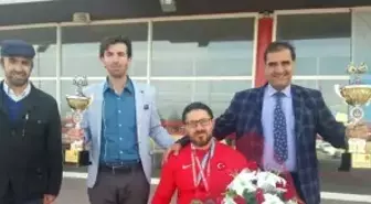 Keleşoğlu Milli Sporcuyu Çiçeklerle Karşıladı