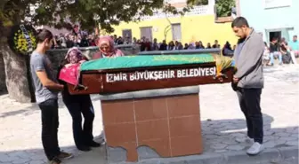 Pamuk Deposunun Çöken Duvarı Altında Kalan Kadın İşçi Toprağa Verildi