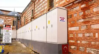 Çivi Çakılması Bile Yasak Olan Mısır Çarşısı'nın Dış Duvarlarına Elektrik Panosu Konuldu