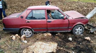 Devrilen Otomobildeki Sürücü Öldü, Eşi Yaralı