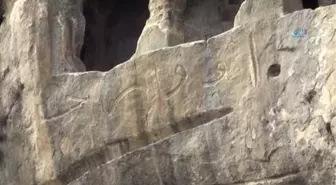 Paflagonya Dönemi'ne Ait 'Kaya Mezarları' Turizme Kazandırılacak