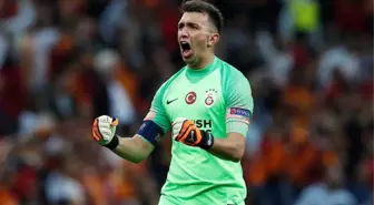 Galatasaray'ın Uruguaylı Kalecisi Fernando Muslera, Mondragon ve Popescu'nun Rekoruna Ortak Oldu