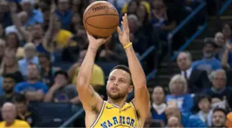 Stephen Curry Alev Aldı