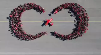 Havacılık Merkezinde 'Cumhuriyet' Fotoğrafı