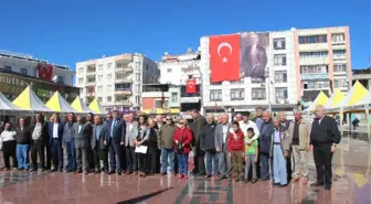 Kilis'te CHP ve Add'den Alternatif Çelenk Sunma Töreni