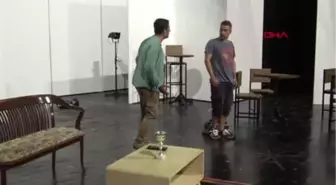 Adana Uyuşturucuya Karşı Tiyatroyla Mücadele Veriyorlar