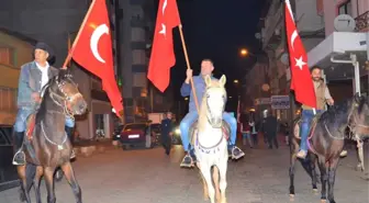 Karacasu'da Atlı Fener Alayı