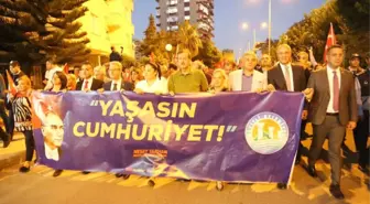 Mezitli'de 'Cumhuriyet Yürüyüşü'
