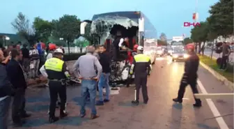 Zonguldak Yolcu Otobüsü, Park Halindeki Tır'a Çarptı 1 Ölü, 17 Yaralı ? Aktüel Görüntüler - 2