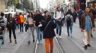 İstiklal Caddesi'nde Bir Ören Bayan