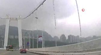 Seyir Halindeki Otobüste Yolcuyla Şoför Kavga Etti: 15 Ölü