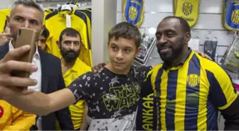 Darius Vassell, Mke Ankaragücü Taraftarıyla Buluştu