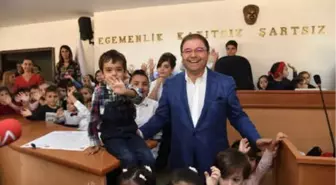 Maltepe'de Kürsü Çocukların