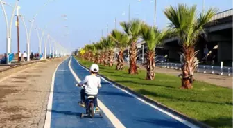 Trabzon'da 8 Kilometrelik Bisiklet Yolu Açıldı