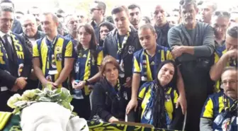 Fenerbahçe Taraftarı Koray İçin Evinin Önünde Helallik Alındı(2)