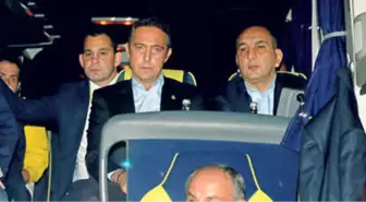 Fenerbahçe Başkanı Ali Koç, Derbi Maçın Ardından Takımı Tebrik Etti