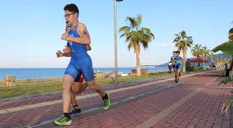 Parkurda Terleyen Sporcular Denizde Serinledi