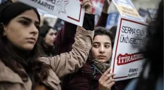 Beyazıt Meydanı'nda YÖK Protestosu