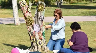 Aliağa, Kadınların El Örgüleri Renkleniyor