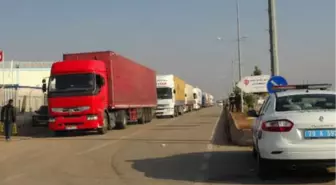 Çobanbey Sınır Kapısı Kapandı, Öncüpınar'da Yoğunluk Oluştu