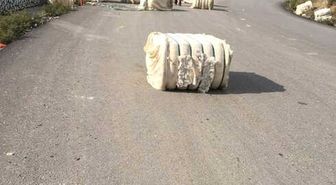 Yola Savrulan Pamuk Balyaları Yolu Trafiğe Kapattı