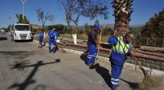 Büyükşehir Karacasu'da Alt ve Üst Yapı Çalışmalarını Sürdürüyor