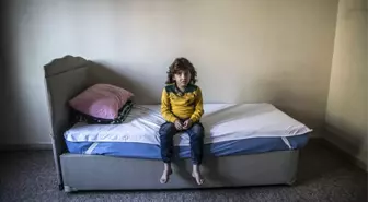 Savaş Mağduru Çocuğa Yardım Eli