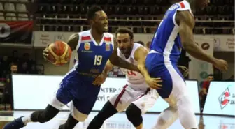 Gaziantep Basketbol - Arel Üniversitesi Büyükçekmece: 76-60