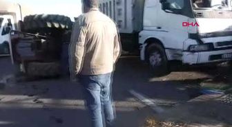 Ağrı'da Traktör ile Kamyonet Çarptıştı: 4 Yaralı