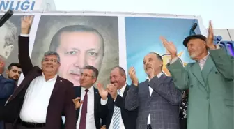 40 yıldır CHP'li olan Başkan'ın İstifa Edip, AK Parti'den Aday Olması Miting Havasında Kutlandı