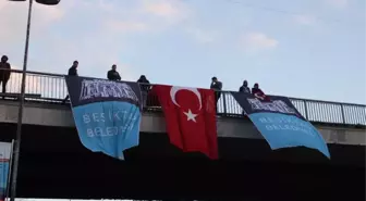 Beşiktaş'ta 300 Metrelik Dev Türk Bayrağıyla Binler Dolmabahçe'ye Yürüdü