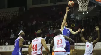 Gaziantep Basketbol - Arel Üniversitesi Büyükçekmece Basketbol: 76-60