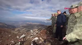 Hakkari Komutanlar Hakkari'deki Kazanın Meydana Geldiği Üs Bölgesinde İncelemelerde Bulundu