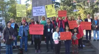Hayvanseverler Gökyüzüne 'Katliama Hayır' Yazılı Balon Bıraktı