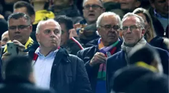 Hoeness'in Kafasına Bira Döktüler