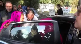 Müslüm Gürses İçin Mezarı Başında Dua Edildi