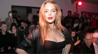 Müslüman Olduğu Söylentileri Çıkan ABD'li Yıldız Lindsay Lohan'dan Derin Dekolteli Paylaşım