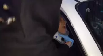 Otomobil Refüje Çarptı: 2 Yaralı