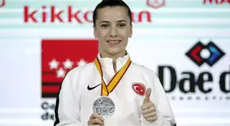 Serap Özçelik Arapoğlu'ndan Gümüş Madalya