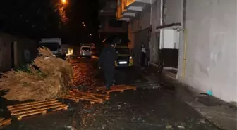 Otoparkı Su Bastı, Araçlar Suya Gömüldü