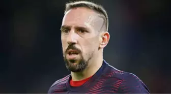 Bayern Münih Forması Giyen Franck Ribery, Dövdüğü Gazeteciden Özür Diledi