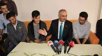 Sokakta Yorganla Dolaşmışlardı, Başkan Onları Evlerinde Ziyaret Etti