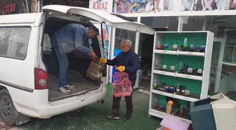 Yangında Onlarca Kuşun Telef Olduğu Dükkanda Temizlik Çalışması Başladı