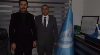 Başkan Aday Adayı Bıyık Çalmadık Kapı Bırakmıyor