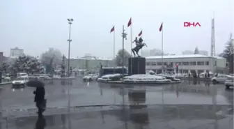 Niğde ve Adana'da Kar Etkili Oldu