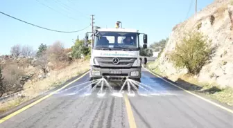 Büyükşehir Temizlik Çalışmalarını Ortakçı'da Sürdürdü