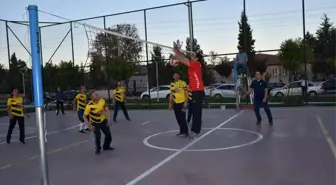 Dazkırı'da Voleybol Turnuvası