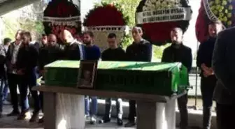 Maçta Kalp Krizi Geçiren Amatör Futbolcu Toprağa Verildi